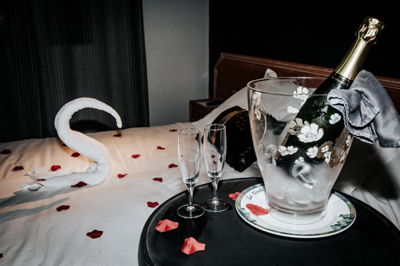 Hotel Le Tivoli Vic-en-Bigorre エクステリア 写真