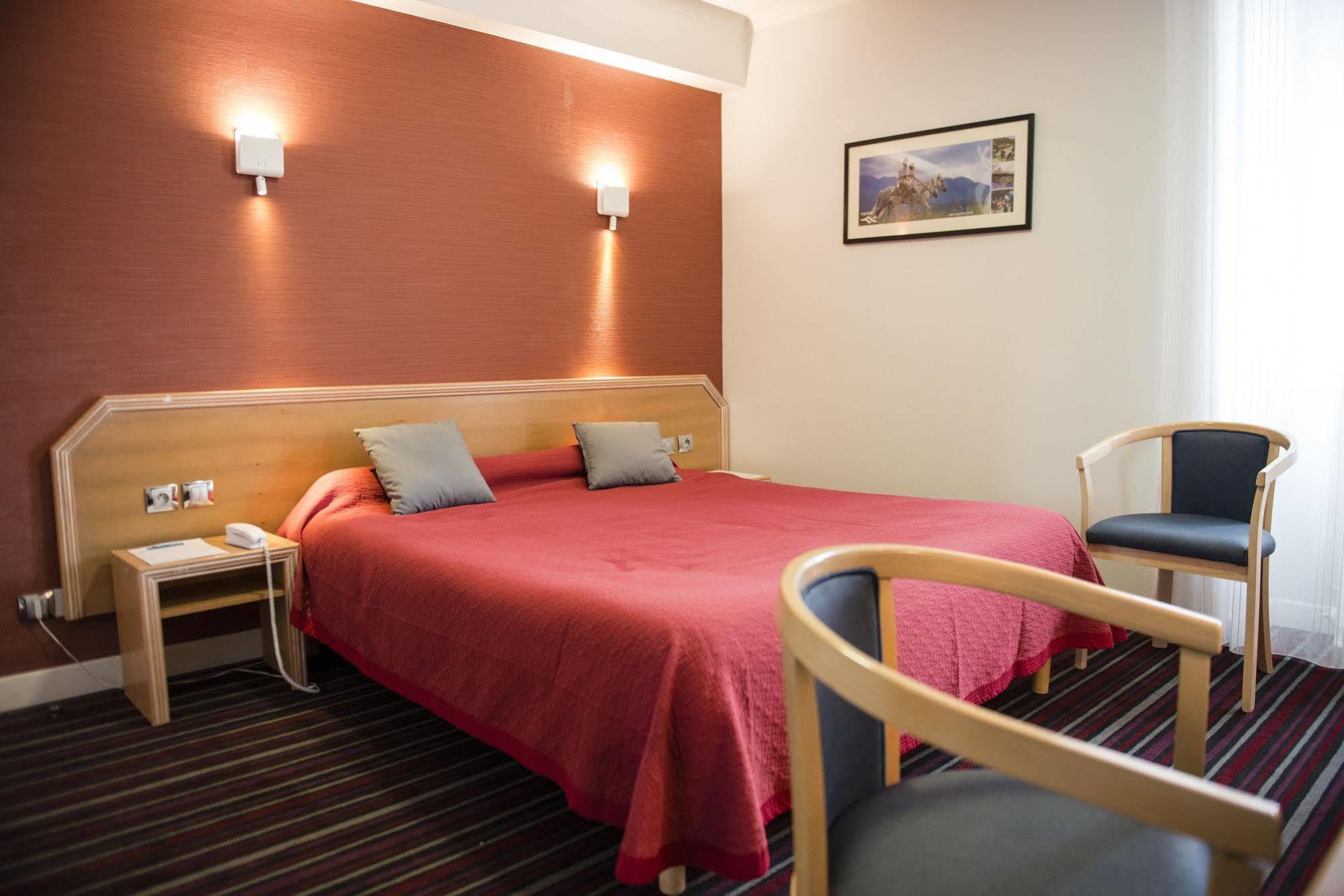 Hotel Le Tivoli Vic-en-Bigorre エクステリア 写真