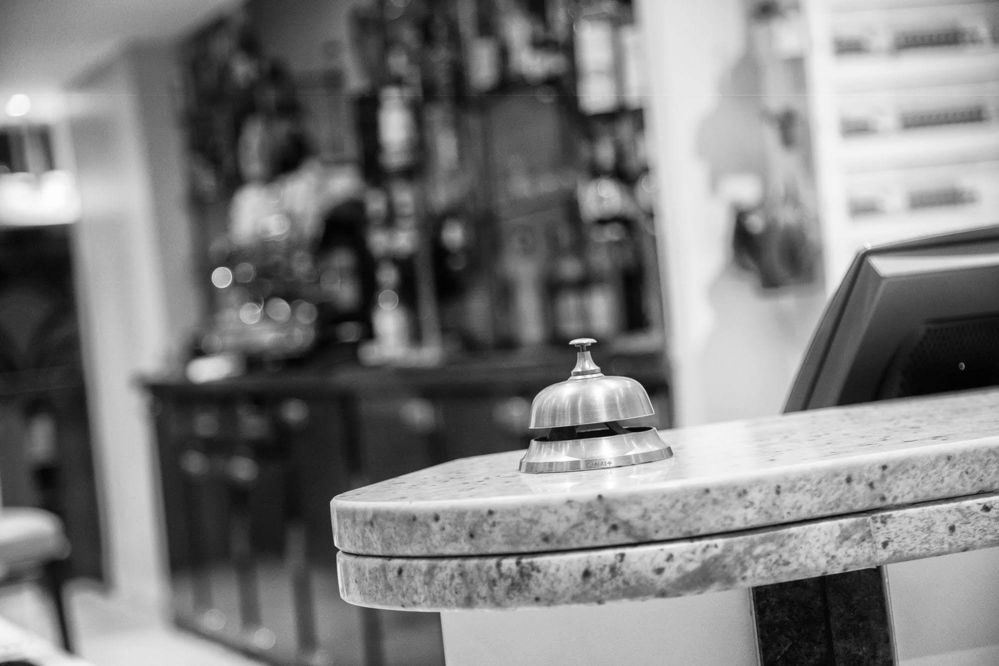 Hotel Le Tivoli Vic-en-Bigorre エクステリア 写真