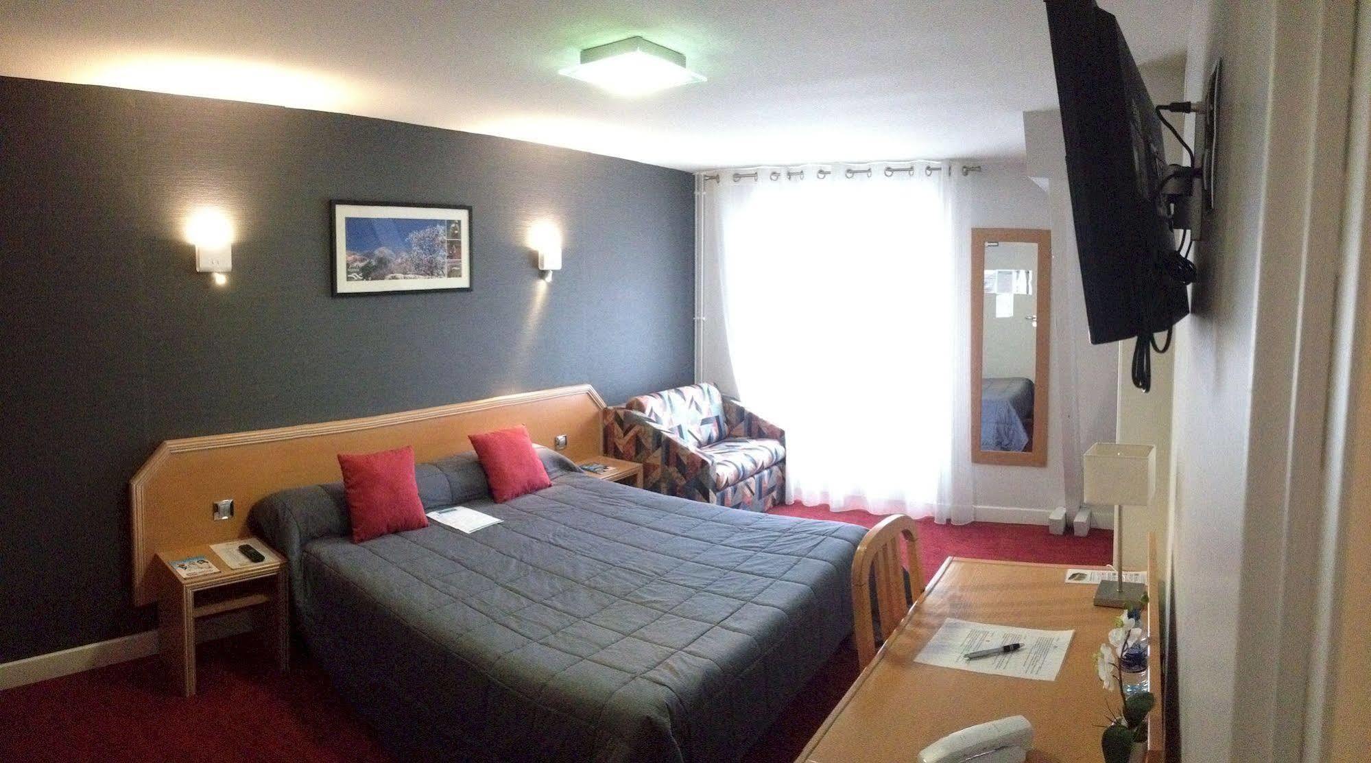 Hotel Le Tivoli Vic-en-Bigorre エクステリア 写真