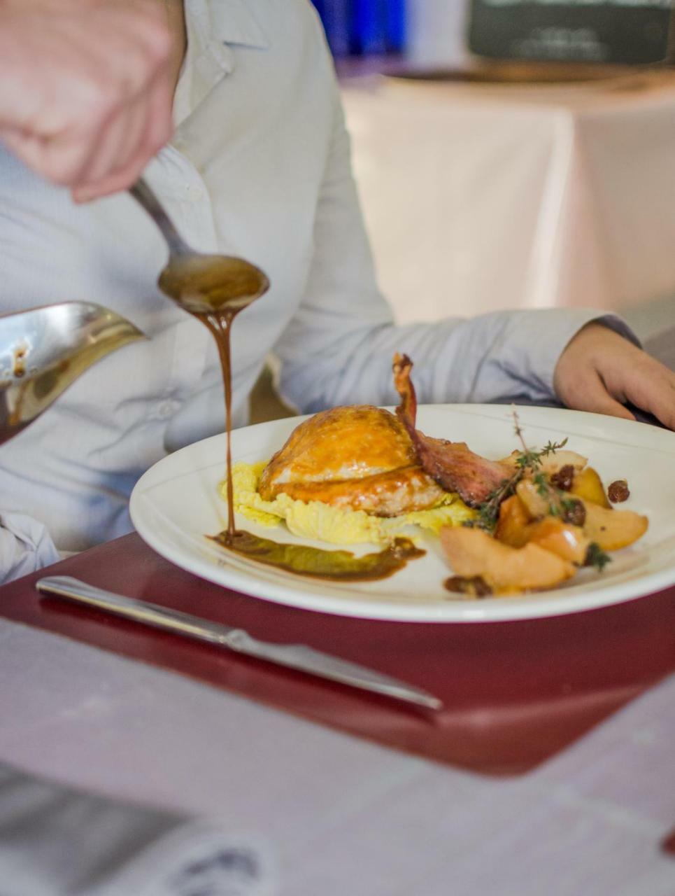 Hotel Le Tivoli Vic-en-Bigorre エクステリア 写真